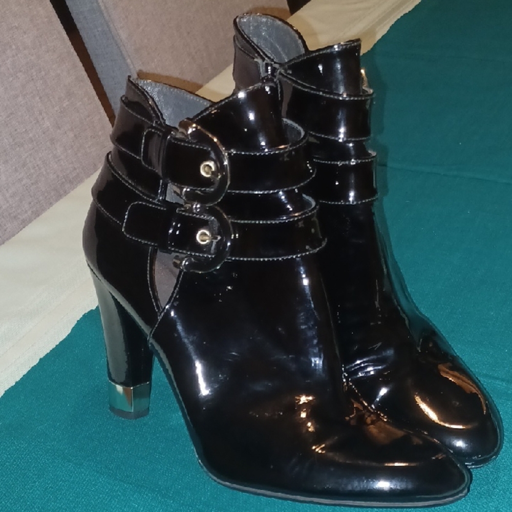 Stuart Weitzman Black Patent Leather Ankle Boots